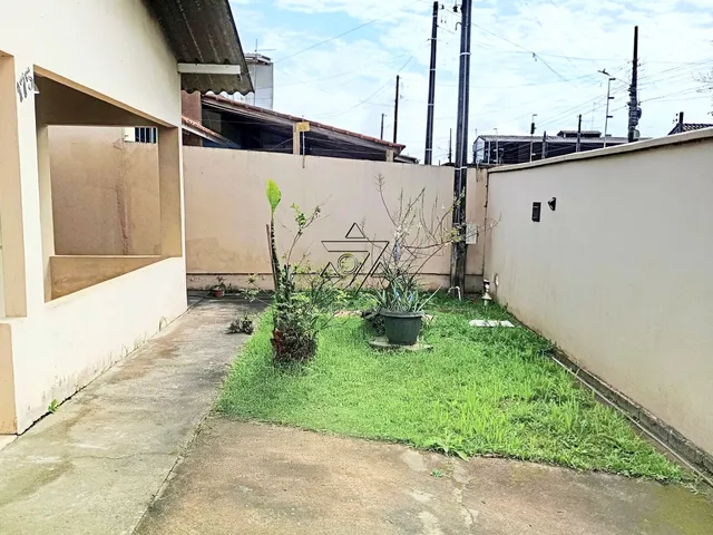 Imagem 2: Casa À Venda no Bairro Espinheiros - Itajaí/Sc