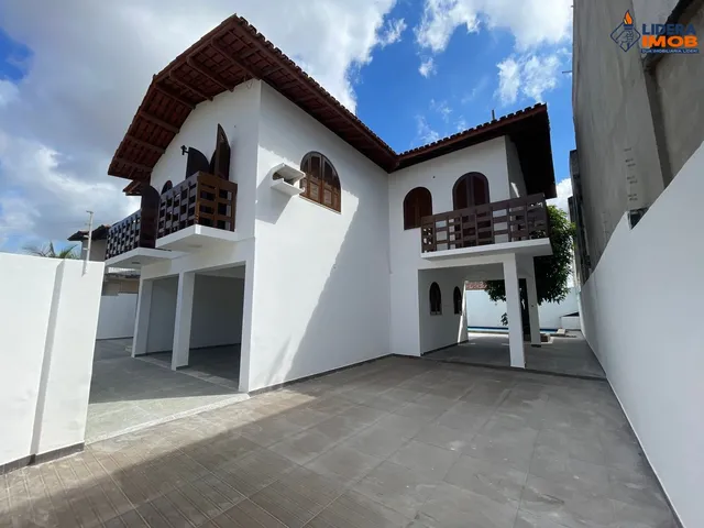 Imagem 3: Casa de Alto Padrão, com piscina para locação, em rua pública, Cidade Nova, Feira de