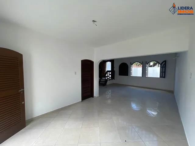 Imagem 6: Casa de Alto Padrão, com piscina para locação, em rua pública, Cidade Nova, Feira de