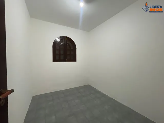 Imagem 11: Casa de Alto Padrão, com piscina para locação, em rua pública, Cidade Nova, Feira de