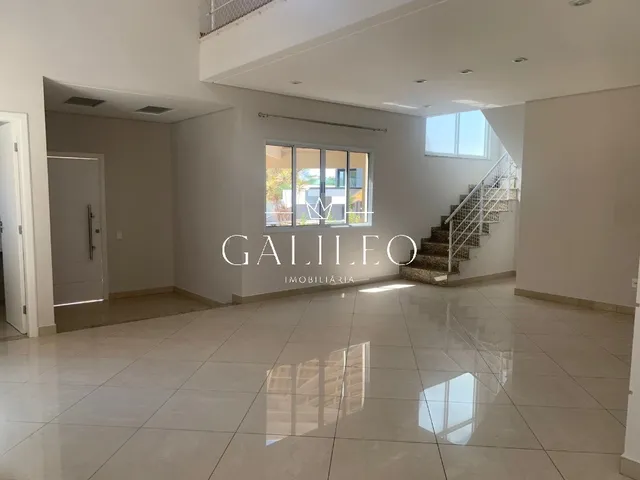 Imagem: A casa em condomínio possui 3 Dormitórios, 3 Suítes, 4