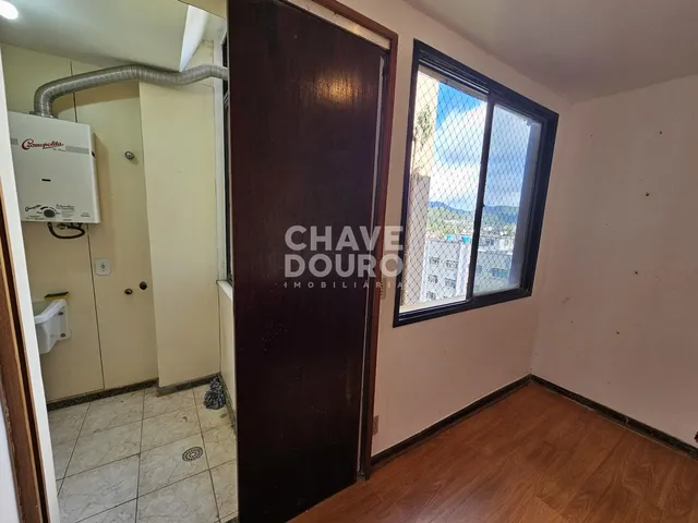 Imagem 4: Apartamento com varanda, 2quartos (sendo 1suíte) +1quarto reversível e vaga, para venda