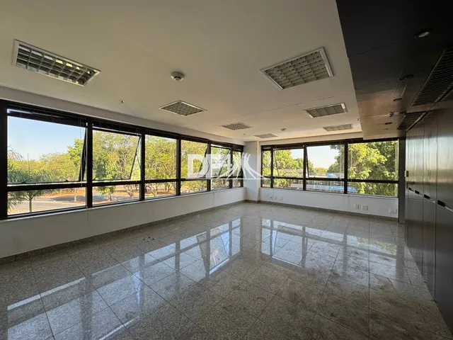 Imagem: Ed. Business Point sala com 215,14 m² de