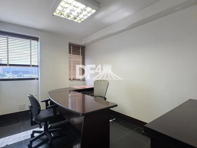 Imagem 3: Edifício Terra Brasilis, na Asa Sul,2 salas amplas, com divisórias para adequar a sua