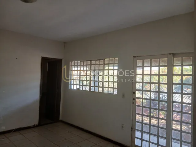 Imagem: Casa Padrão, 3 Quartos(1Suíte),3 Vagas