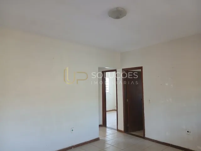 Imagem 2: Casa Padrão, 3 Quartos(1Suíte),3 Vagas, DCE, Laje