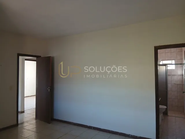 Imagem 4: Casa Padrão, 3 Quartos(1Suíte),3 Vagas, DCE, Laje