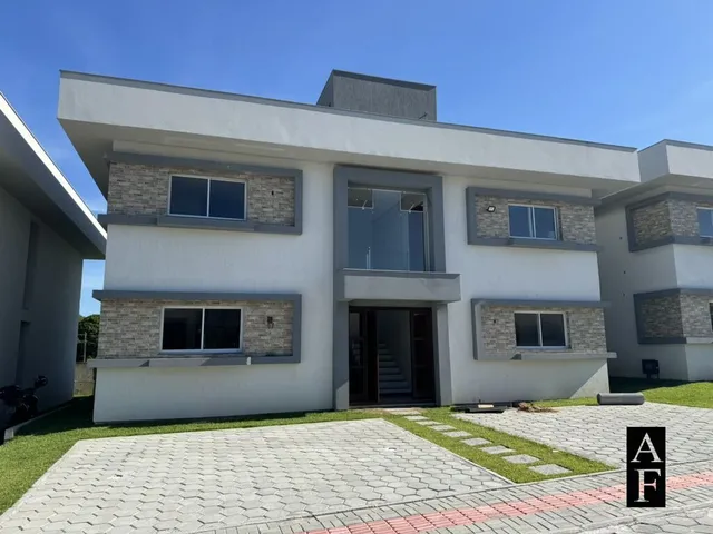 Imagem: O apartamento possui 2 Dormitórios, 1 Suíte, 2 Banheiros,