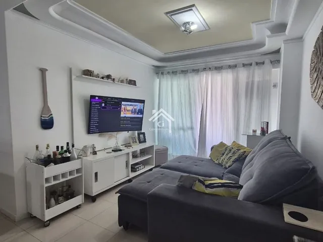 Imagem: O apartamento possui 5 Dormitórios, 1 Suíte, 3 Banheiros,