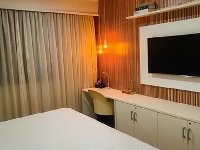Imagem: O apartamento possui 1 Dormitório, 1 Suíte, 2 Banheiros,