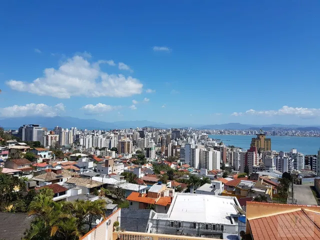 Imagem 1: Casa À Venda no Bairro Centro - Florianópolis/Sc