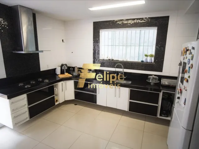 Imagem 6: BELÍSSIMA CASA COM 3 PAVIMENTOS, COM EXCELENTE ÁREA DE LAZER COM CHURRASQUEIRA E