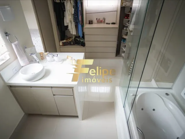 Imagem 8: BELÍSSIMA CASA COM 3 PAVIMENTOS, COM EXCELENTE ÁREA DE LAZER COM CHURRASQUEIRA E