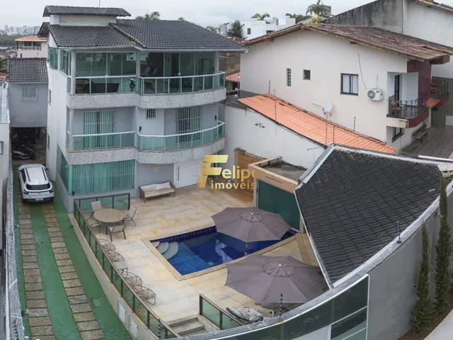 Imagem 15: BELÍSSIMA CASA COM 3 PAVIMENTOS, COM EXCELENTE ÁREA DE LAZER COM CHURRASQUEIRA E