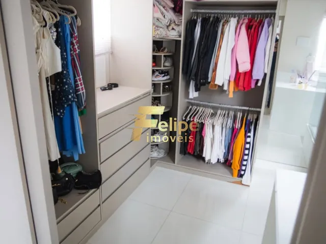Imagem 5: BELÍSSIMA CASA COM 3 PAVIMENTOS, COM EXCELENTE ÁREA DE LAZER COM CHURRASQUEIRA E