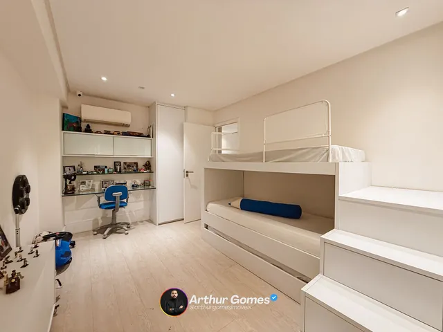 Imagem 16: Apartamento mobiliado em Casa Forte - 250 m² e 03 suítes - Edf Marcelo Asfora