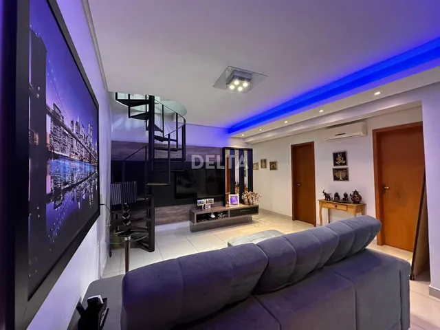Imagem: Cobertura duplex semimobiliada, com 3 quartos