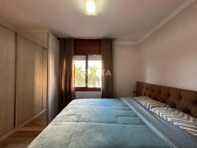 Imagem 12: Cobertura duplex semimobiliada, com 3 quartos, sendo 1 suíte, sacada, amplo terraço e 1