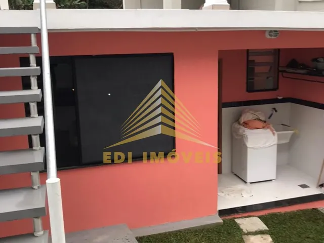 Imagem: O apartamento possui 2 Dormitórios, 1 Suíte, 1 Banheiro,