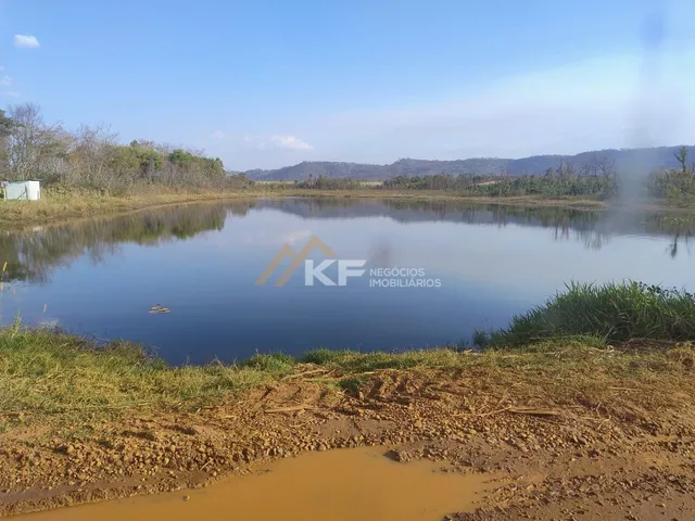 Imagem: A fazenda possui 1 Dormitório, 1 Suíte, 1 Banheiro, 1
