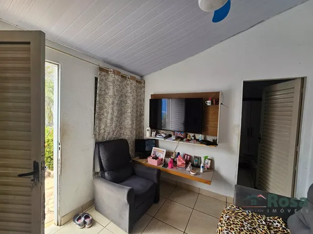 Imagem: A casa possui 3 Dormitórios, 2 Suítes, 2 Banheiros, 4