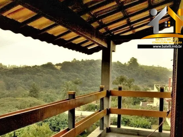 Imagem: A casa em condomínio possui 3 Dormitórios, 3 Suítes, 3