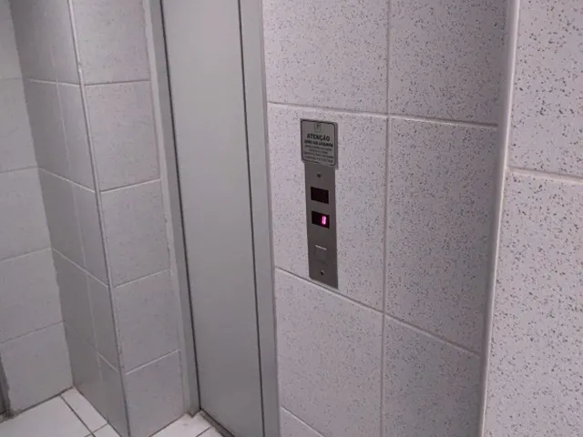 Imagem 3: Apartamento de 3 Quartos com 1 Suíte e 2 Vagas de Garagem no Bairro Boa Vista, Recife-PE