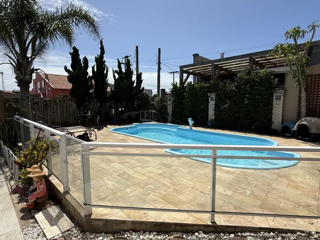 Imagem 3: Imóvel à venda no litoral, semi mobiliada com espaço gourmet, piscina, placa solar