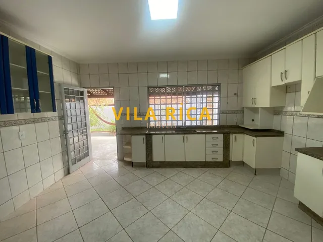 Imagem 12: 4 Dormitórios, 1 Suítes, 4 Banheiro, 2 Vagas na Garagem, 300M² de Área Construída