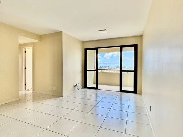 Imagem: O apartamento possui 3 Dormitórios, 1 Suíte, 2 Banheiros,