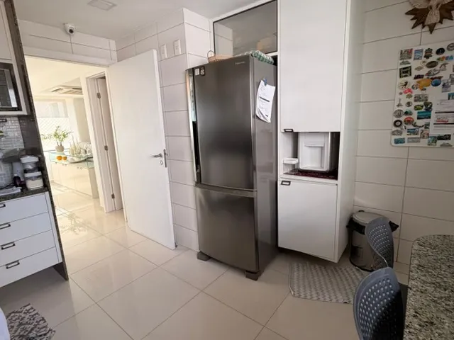 Imagem 2: Apartamento de alto padrão com 3 suítes e 2 vagas na Casa Amarela, Recife-PE Edifício