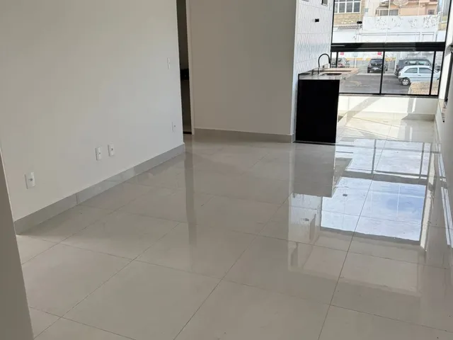 Imagem: O apartamento possui 2 Dormitórios, 1 Suíte, 2 Banheiros,