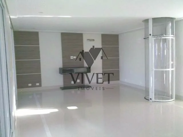 Imagem: A casa em condomínio possui 5 Dormitórios, 3 Suítes, 4