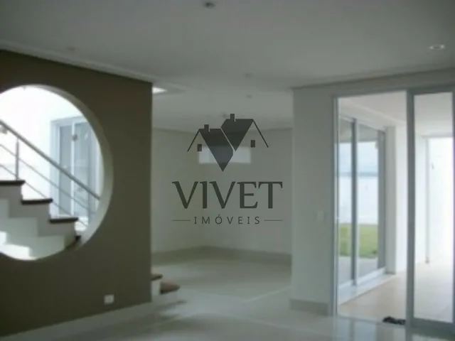 Imagem: A casa em condomínio possui 3 Dormitórios, 3 Suítes, 4