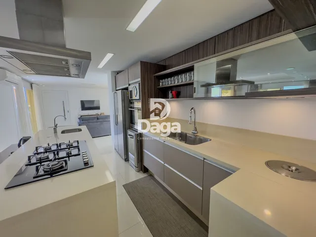Imagem 15: Casa de Condomínio com 4 Quartos e 5 banheiros à Venda