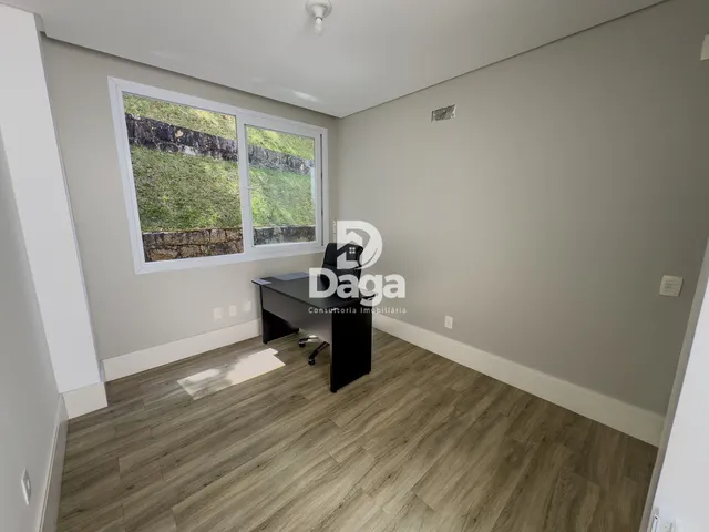 Imagem 5: Casa de Condomínio com 4 Quartos e 5 banheiros à Venda