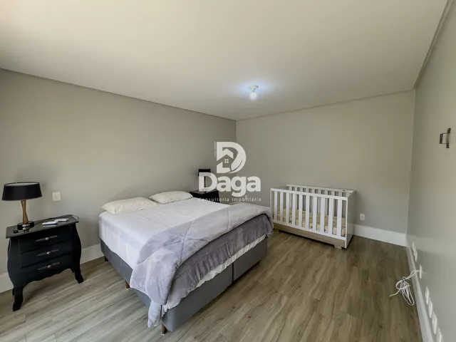 Imagem 8: Casa de Condomínio com 4 Quartos e 5 banheiros à Venda