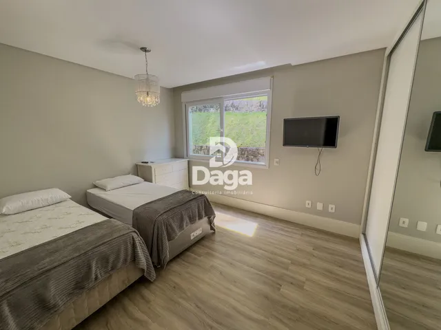 Imagem 12: Casa de Condomínio com 4 Quartos e 5 banheiros à Venda