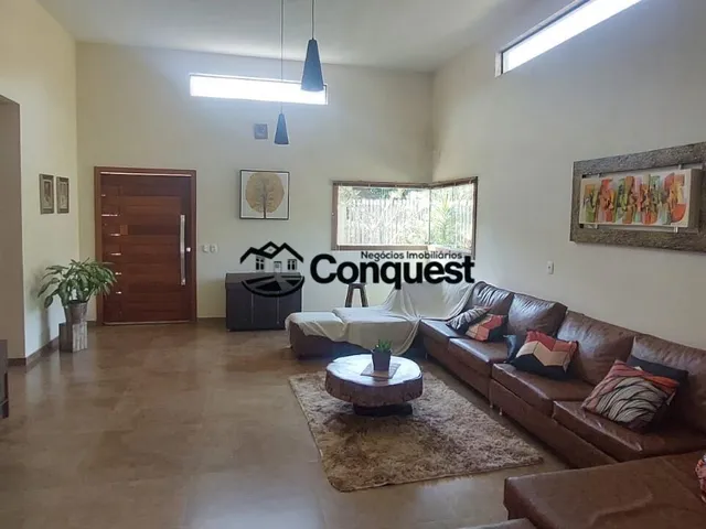 Imagem 2: Vendo Linda e Charmosa Chácara com acabamento de alto padrão, 05 quartos sendo 3