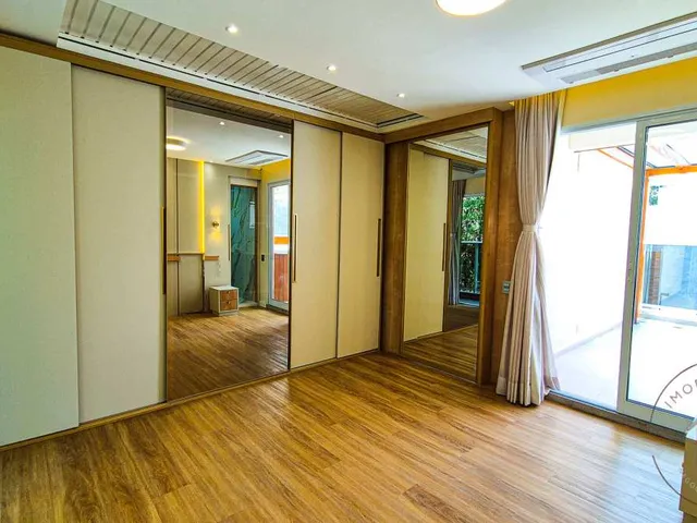 Imagem 6: Triplex À Venda em Cotia, Granja Viana, com 3 Quartos, 178,69M²