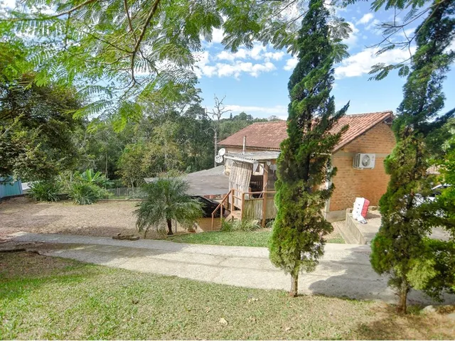Imagem: A fazenda possui 2 Dormitórios, 3 Banheiros, 5.000m² de