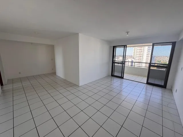Imagem 5: Venda de Apartamento de Luxo em Casa Forte, Recife-PE: 4 Quartos, 2 Suítes, 3 Banheiros