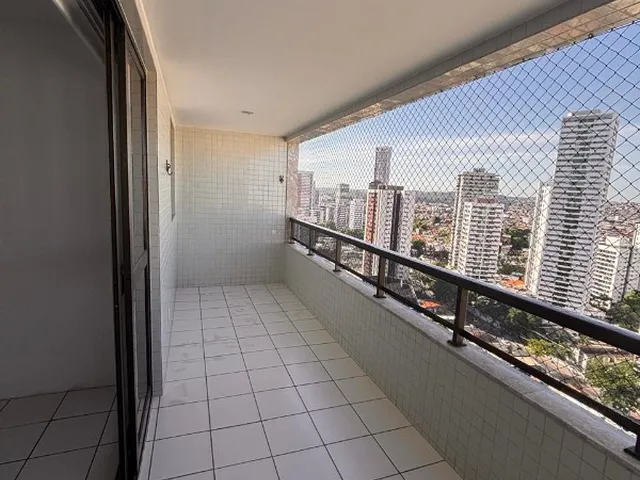 Imagem 6: Venda de Apartamento de Luxo em Casa Forte, Recife-PE: 4 Quartos, 2 Suítes, 3 Banheiros