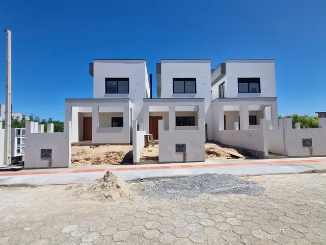 Imagem: Sobrados modernos no bairro Ambrósio, Garopaba