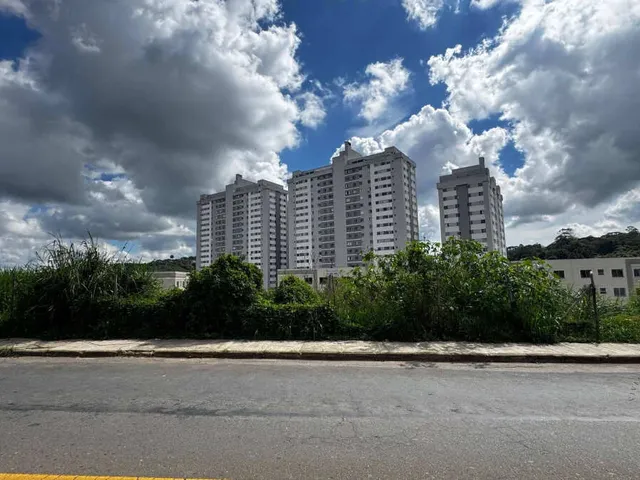 Imagem: Terreno com 480m2 em área comercial