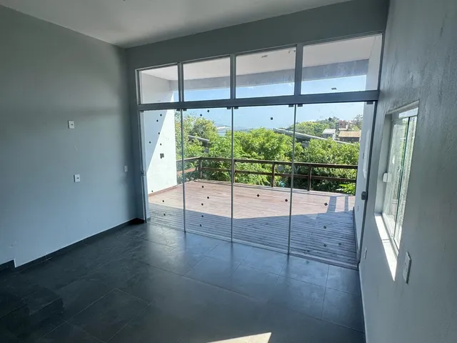 Imagem 4: Casa Praia do Rosa com Vista para a Lagoa