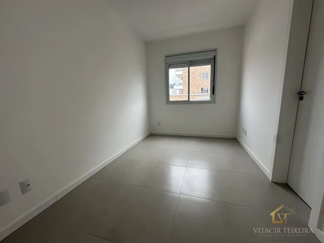 Imagem 2: Apartamento com 3 quarto, sendo 1 suíte, 2 vagas de garagem, hobby box, à venda no