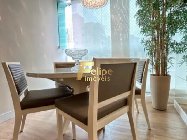 Imagem 3: LINDÍSSIMO APARTAMENTO COM 02 SUÍTES, SENDO 01 CANADENSE, TODO MONTADO E DECORADO, À