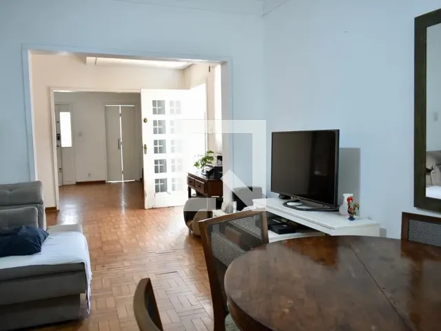 Imagem: A casa possui 3 Dormitórios, 1 Suíte, 4 Banheiros, 2
