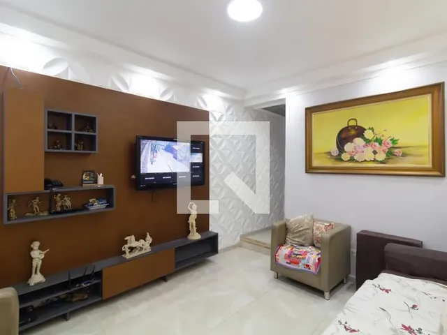 Imagem: A casa possui 5 Dormitórios, 1 Suíte, 4 Banheiros, 3